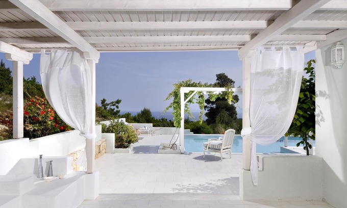 Votsi Villa | Elegante y lujosa Villa Anemolia con piscina privada y espectaculares vistas al mar.