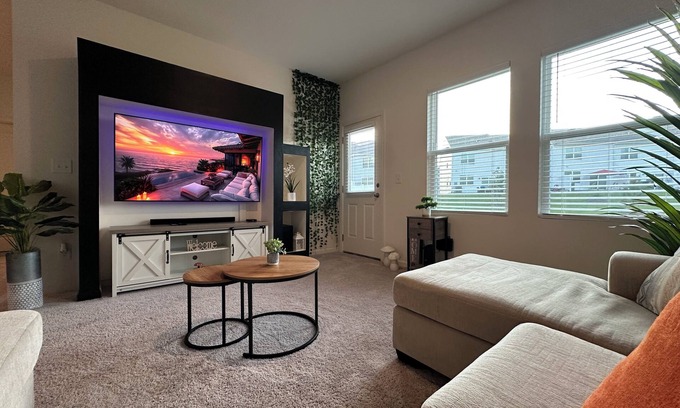 Clayton Casa | Stylish and Open concept Retreat in Clayton, NC