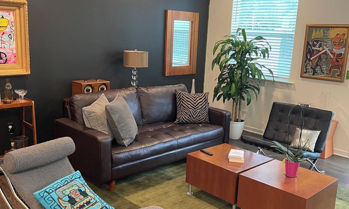 Durham Casa | Stylish and quiet 2-bedroom townhome close to the airport and downtown Durham