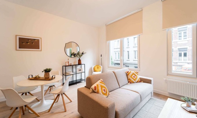 Antwerp Apartamento | Stylish Antwerp Stay for 4 Guests