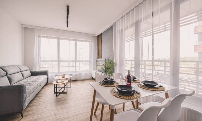 Mlyniska Apartamento | Stylish Apartment by Gdańsk Shipyard