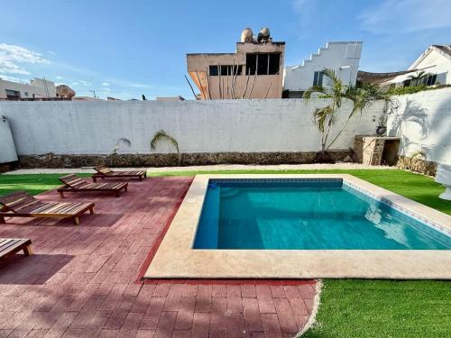 Colonia Campestre Casa | Stylish Apt for 5 Pool & Private Garden