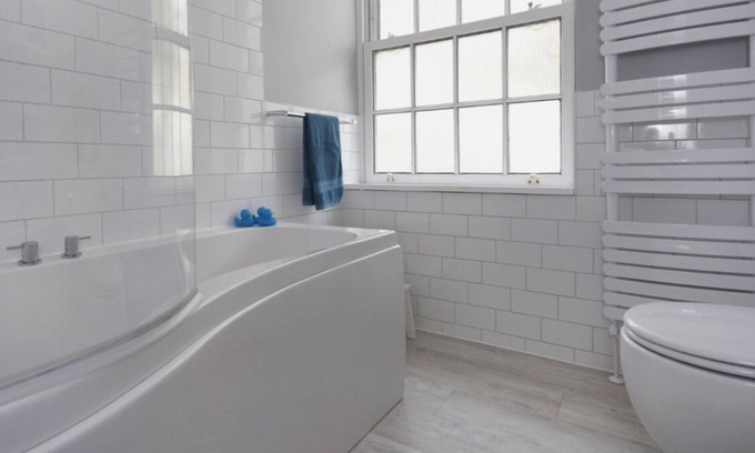 Kidbrooke with Hornfair Apartamento | Stylish apt in a 1938 building w/parking