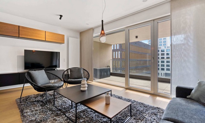 Gasperich Apartamento | Stylish Apt in Cloche dOr w balcony
