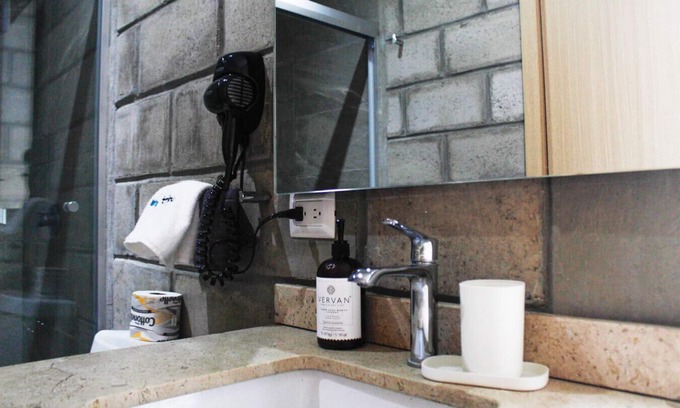 Downtown Guadalajara Apartamento | Stylish Authentic Loft w/Gym & Coworking | 1 BD | Tribu Colón