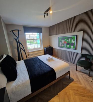 Oval Casa | stylish bedroom ZONE 1