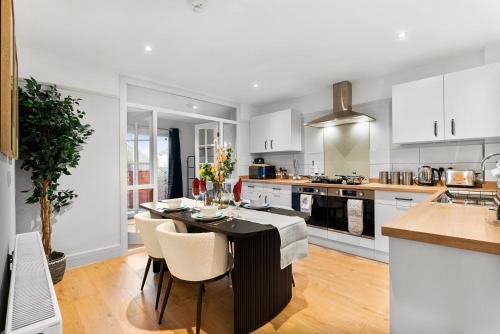 Hanham Casa | Stylish Boutique House - Garden