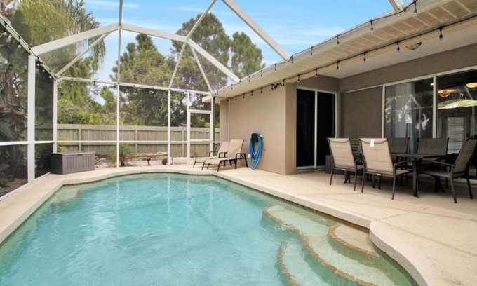 North Port Casa | Stylish & Bright Mins to Downtown Pool Parking