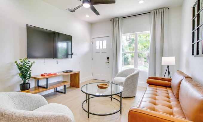 Brownsville Casa | Stylish Brownsville Stay: Coastal Day Trips!