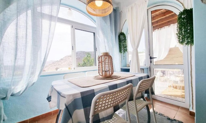 Patalavaca Casa | Stylish bungalow with sea views