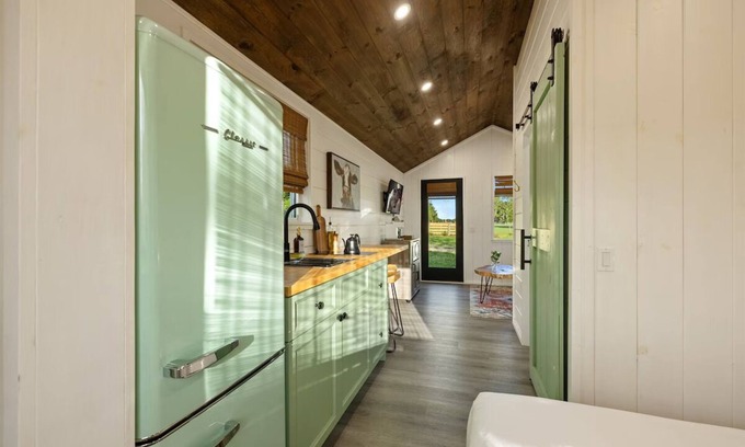 Lake City Cabina | Stylish Cabin - Nearby Springs