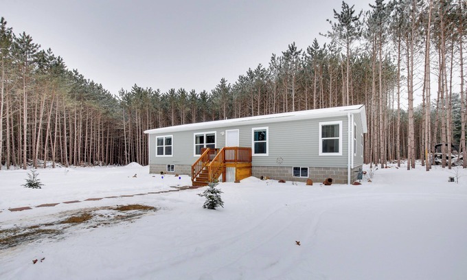 Chetek Casa | Stylish Chetek Hideaway w/ Lake + Dock Access!