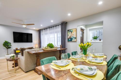 Edgewater Beach Casa | Stylish Chicago Retreat Walk to Loyola University