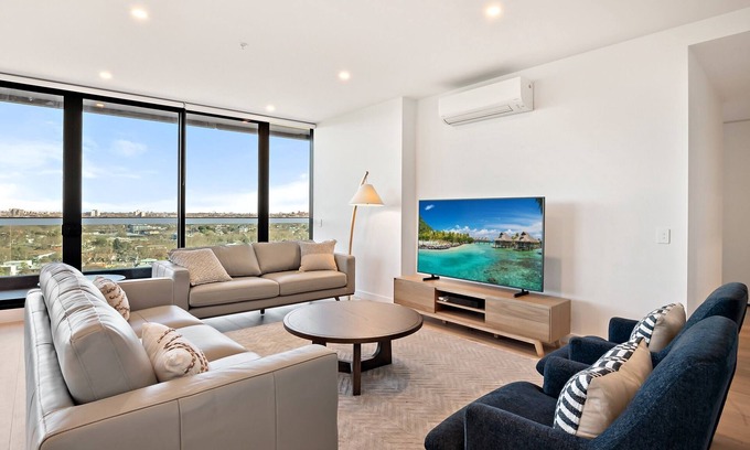 Alphington Apartamento | Stylish City-View Apartment with Premium Amenities