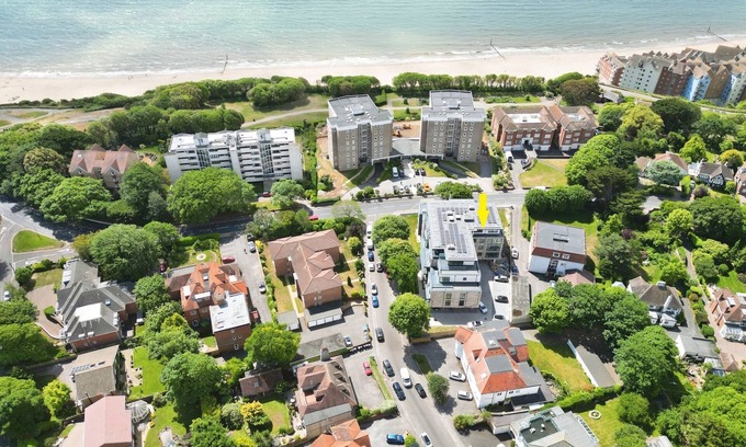 Boscombe Apartamento | Stylish Coastal Apartment in Boscombe | Modern Comforts Near Sandbanks & Jurassic Coast