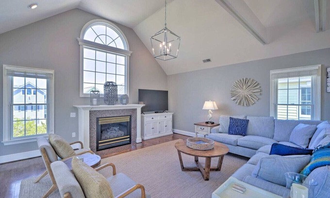 Buck Island Casa | Stylish Coastal Hm~Walk to Beach