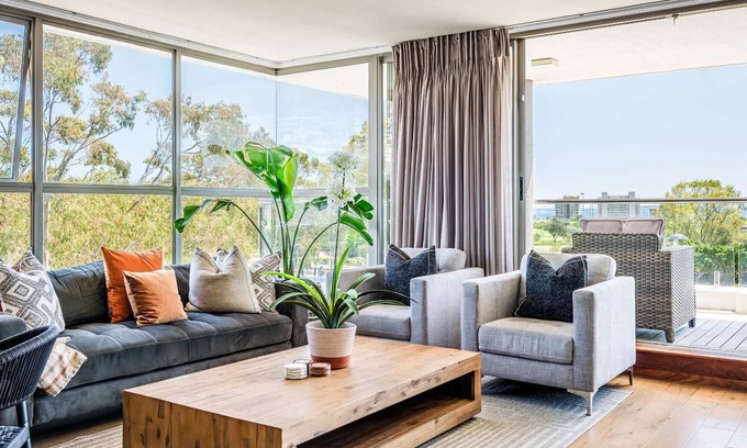 Green Point Apartamento | Stylish Comfort at the Luxurious Tramonto