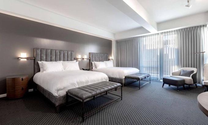 Iowa City Casa | STYLISH COMFORT IN DOWNTOWN IOWA CITY