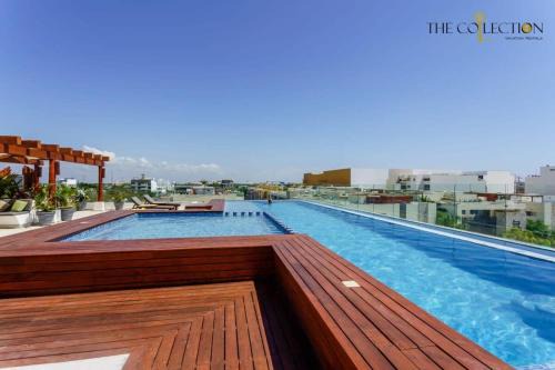Tohoku Apartamento | Stylish Condo Roof Pool Gym 2 Blocks to 5th Ave