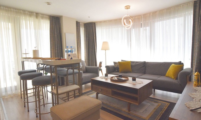 Bagcilar Apartamento | Stylish cozy 1 bedr apart & balcony