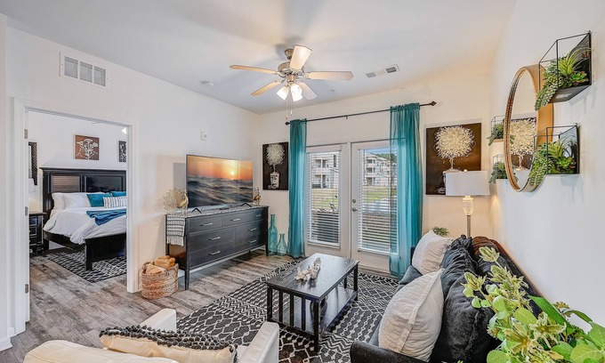 Jacksonville Apartamento | ⭐Stylish & Cozy⭐ 2BR/2BA w/King Bed, Pool & Gym Nr I295 & Downtown