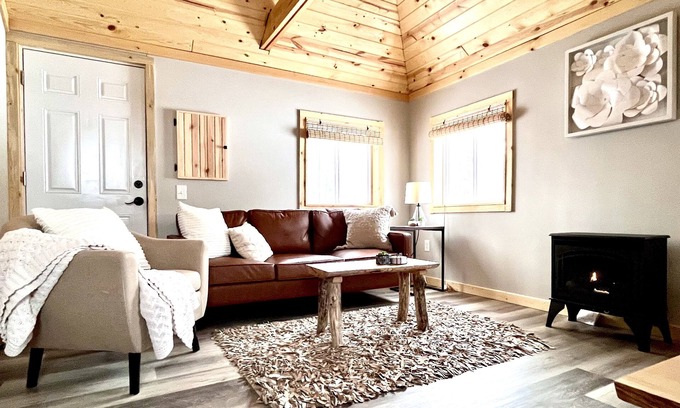 Lake George Cabina | Stylish, Cozy Cabin in Lake George.