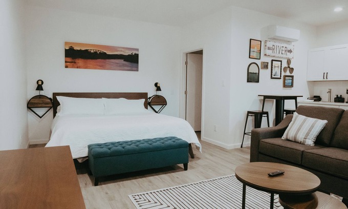 Yuma Townsite Apartamento | Charming River-Themed Studio in Downtown Yuma's Historic District
