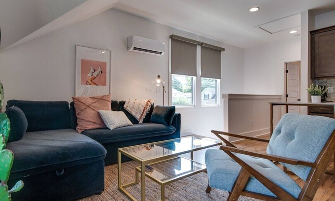 Greenwood Casa | Stylish East Nashville Retreat with Garage