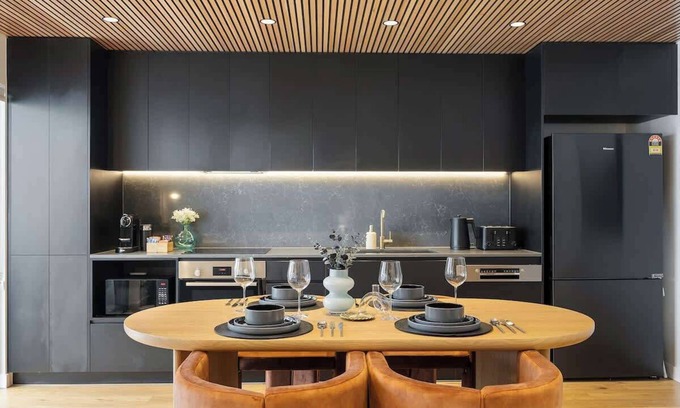 West End Apartamento | Stylish Escape: Walk to River, Dining & Shops