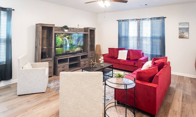 Highlands - Perkins Casa | Stylish Family Townhouse in Baton Rouge (#1004) !!