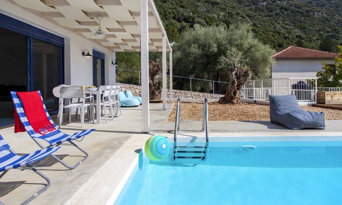 Mikros Gialos Villa | Ofertas para madrugadores: Villa Selini con piscina y a poca distancia de la playa