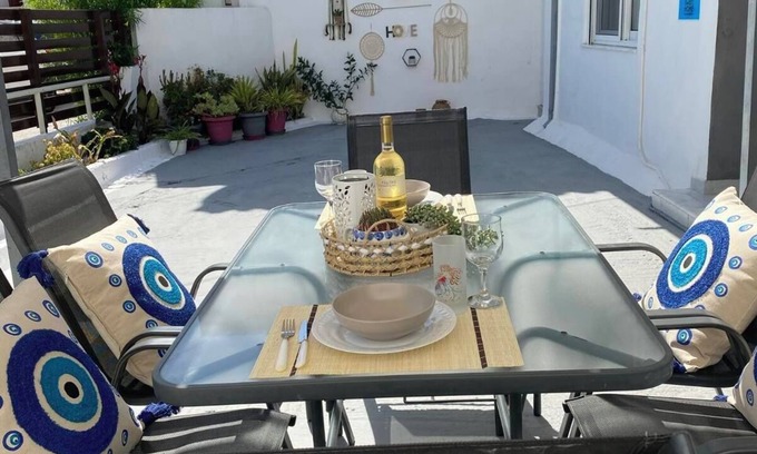 Petaloudes Casa | Elegante casa completamente renovada