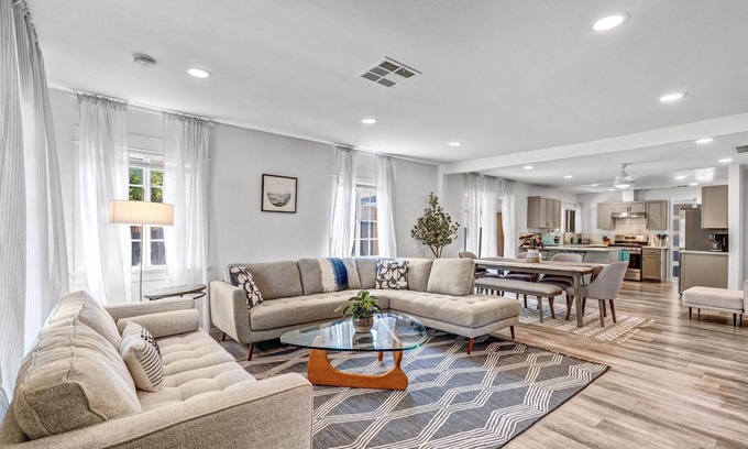 San Gabriel Casa | Stylish Gem! LA Main Attractions + SGV Eats