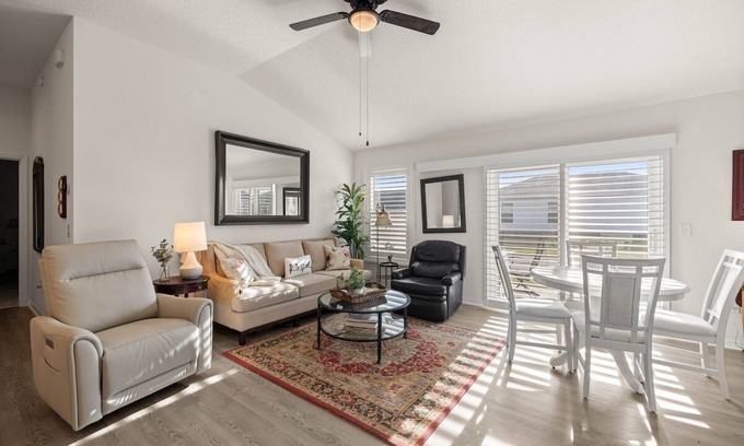 Sumter County Casa | Stylish Golfside Getaway