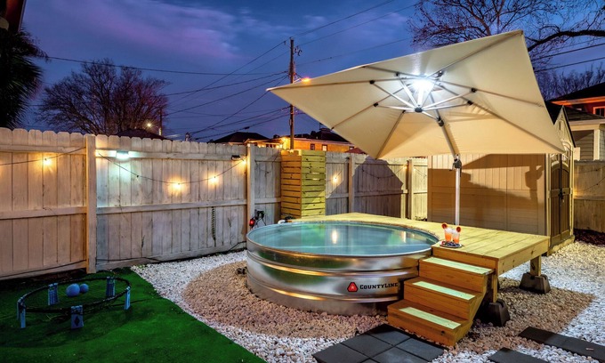 Dixon Park Casa | Stylish Group Getaway | Pool & Courtyard Fun