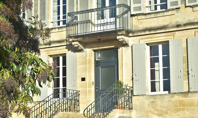 Grand Cubzaguais Casa | Stylish historical home in the Bordeaux vineyard