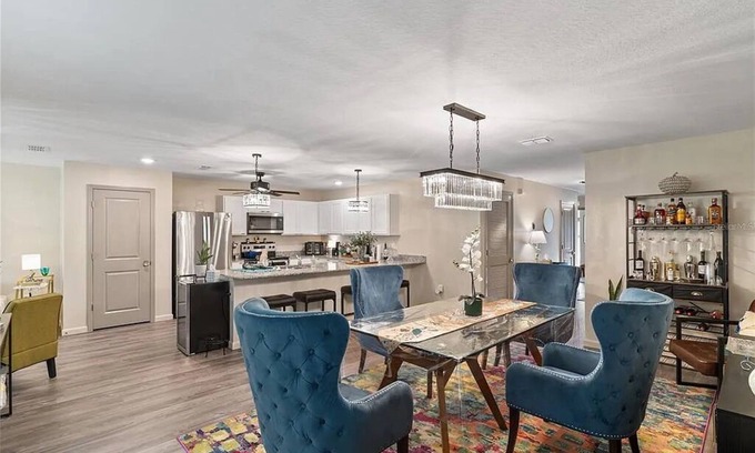 Brooksville Casa | Stylish Home Away From Home
