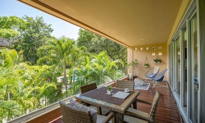 Playacar Fase II Apartamento | Casa con estilo en condominio de 5 estrellas, 2 dormitorios, gimnasio, 4 piscinas, naturaleza y relax