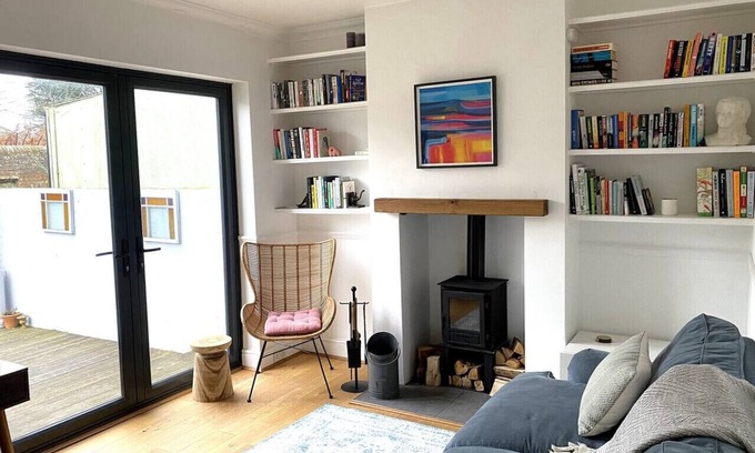Deal Casa | Stylish Home | Logburner | near Beach & Castle