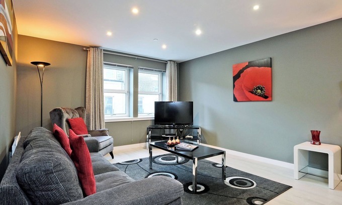 Central Aberdeen Apartamento | Stylish home near Aberdeen station