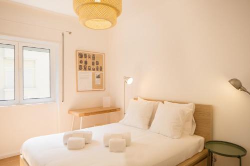 Santa Engracia Apartamento | Stylish Home With Private Patio by LovelyStay