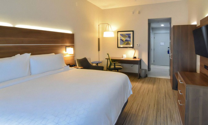 Pike Casa | Stylish & Inviting King Room w/ Free Breakfast!