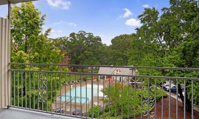 Crabtree Apartamento | Stylish King 2BR Suite—in Crabtree Valley Raleigh!