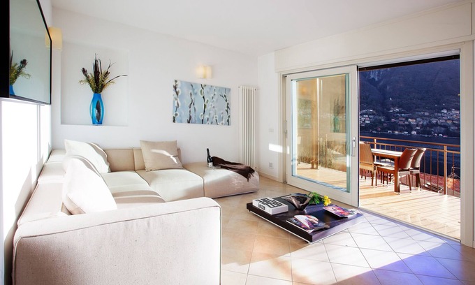 Laglio Apartamento | Elegante apartamento con vistas al lago con jardín