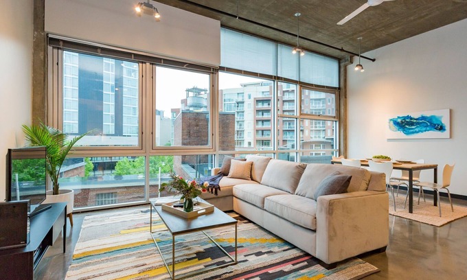 The Gulch Apartamento | Stylish Loft 0.7 Miles From Downtown!