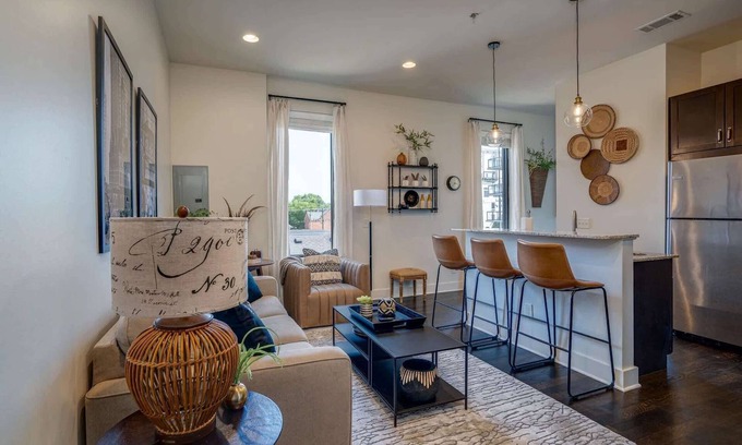 West End Condominio | Stylish Loft Near Centennial Park!