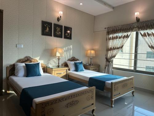 Islamabad Apartamento | Stylish Luxe 2 BedroomLK Condo Close to GIGA Mall