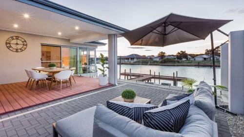 Geographe Casa | Stylish Marina-Front Getaway