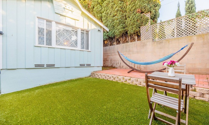 El Segundo Apartamento | Stylish mini-studio close to LAX and the beach with AC