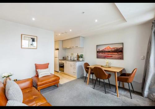 Auckland Central Business District Apartamento | Stylish Modern Unit w Balcony and Pool Zodiak Stays